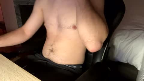 Snapshot of fabian_196 chatting on January 8, 4:22 pm Call me bitch online show from January 8, 4:22 pm