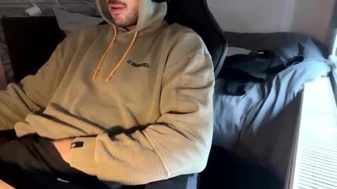 Snapshot of fabian_196 chatting on January 19, 1:44 pm Call me bitch online show from January 19, 1:44 pm