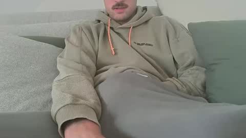 Snapshot of fabian_196 chatting on September 28, 8:52 am Call me bitch online show from September 28, 8:52 am