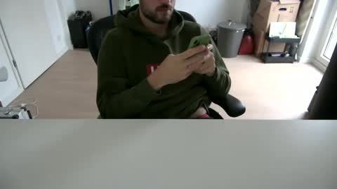 Snapshot of fabian_196 chatting on October 29, 3:03 pm Call me bitch online show from October 29, 3:03 pm