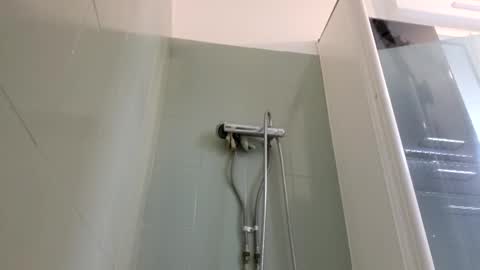 Snapshot of fabrice136883 chatting on November 7, 11:10 am fabrice136883 online show from November 7, 11:10 am