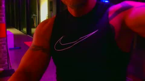 fabxxxl online show from April 4, 7:11 pm