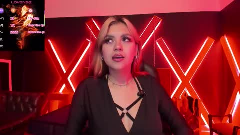 Snapshot of fabzy_fab chatting on March 2, 11:39 am fabzy online show from March 2, 11:39 am