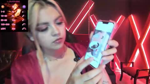 Snapshot of fabzy_fab chatting on March 3, 11:16 am fabzy online show from March 3, 11:16 am