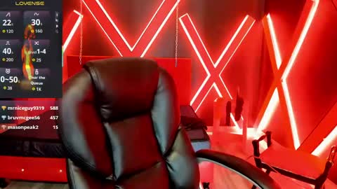 Snapshot of fabzy_fab chatting on April 18, 7:58 pm fabzy online show from April 18, 7:58 pm