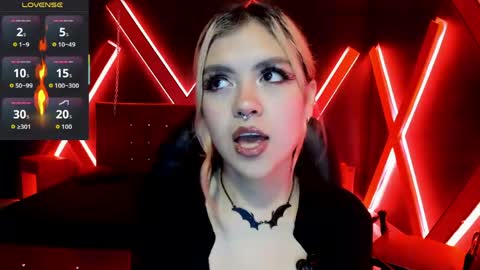 Snapshot of fabzy_fab chatting on April 19, 11:53 am fabzy online show from April 19, 11:53 am