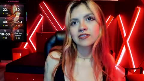 Snapshot of fabzy_fab chatting on May 4, 11:50 am fabzy online show from May 4, 11:50 am