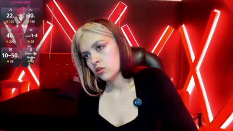 Snapshot of fabzy_fab chatting on May 20, 12:11 pm fabzy online show from May 20, 12:11 pm
