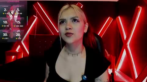 Snapshot of fabzy_fab chatting on June 7, 12:42 pm fabzy online show from June 7, 12:42 pm
