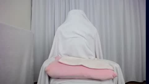 Snapshot of faceless___ chatting on September 21, 10:28 am Bree online show from September 21, 10:28 am