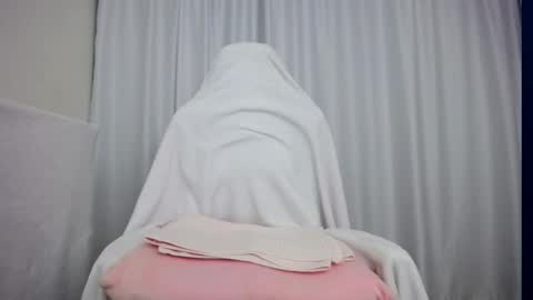 Snapshot of faceless___ chatting on September 24, 8:06 am Bree online show from September 24, 8:06 am