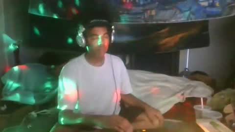 Snapshot of fadeyisteven32 chatting on June 15, 7:05 pm fadeyisteven32 online show from June 15, 7:05 pm