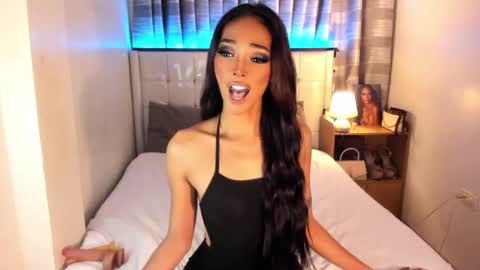 faelore online show from December 19, 11:03 pm