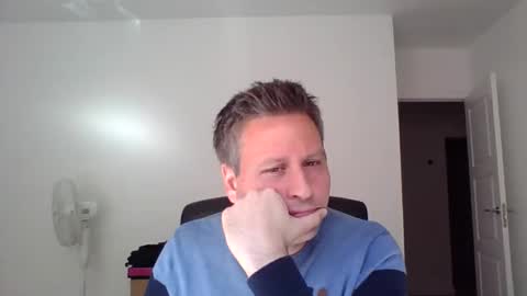 Snapshot of faer_087 chatting on October 1, 11:49 am faer_087 online show from October 1, 11:49 am