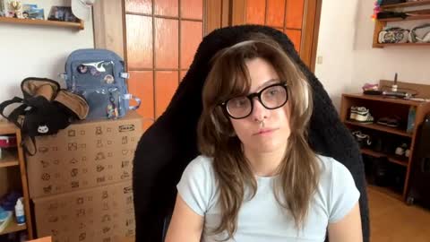 Snapshot of faintpeach chatting on April 20, 3:48 pm Loly online show from April 20, 3:48 pm