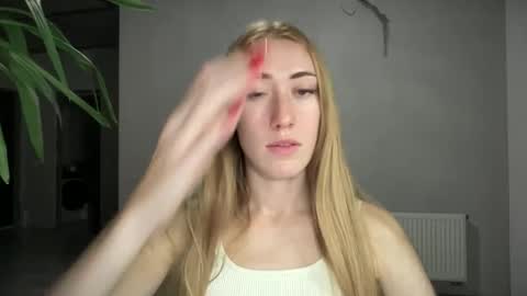 fairy_face online show from September 25, 9:18 pm