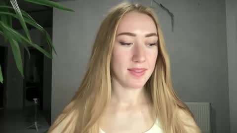 fairy_face online show from October 12, 7:46 pm