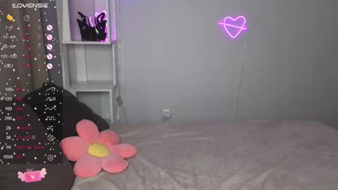 Snapshot of fairy_m00n chatting on October 14, 11:49 pm Kate online show from October 14, 11:49 pm