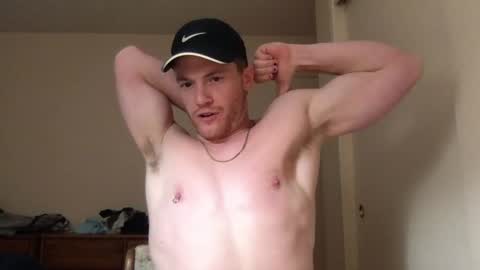 Snapshot of fairybae5 chatting on January 8, 4:23 am Travis online show from January 8, 4:23 am