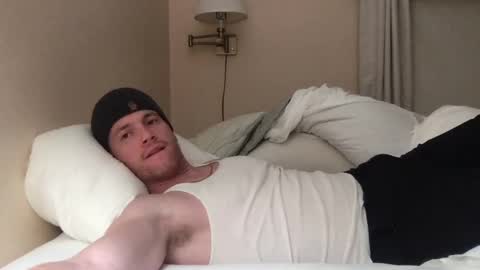 Snapshot of fairybae5 chatting on January 12, 10:12 am Travis online show from January 12, 10:12 am