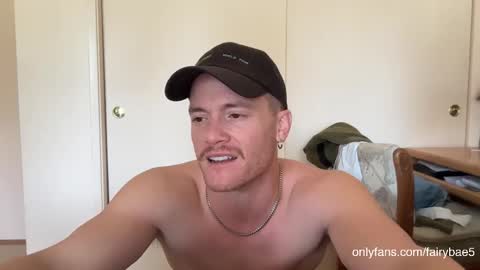 Snapshot of fairybae5 chatting on October 30, 7:36 pm Travis online show from October 30, 7:36 pm