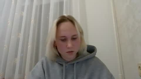 fairyfeller_ online show from October 1, 3:51 pm