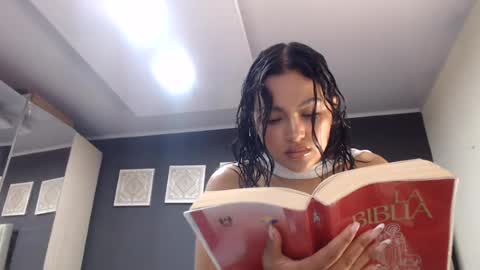 Snapshot of fairylatin chatting on June 30, 6:31 pm fairylatin online show from June 30, 6:31 pm