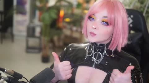 Snapshot of faith_chan chatting on December 7, 12:41 am faith_chan online show from December 7, 12:41 am