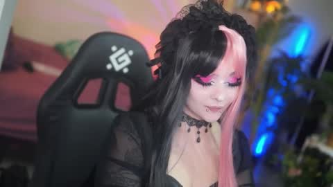 Snapshot of faith_chan chatting on September 26, 4:16 am faith_chan online show from September 26, 4:16 am