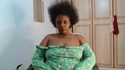 Snapshot of faithokoyo480 chatting on May 8, 8:03 pm raysa4421 online show from May 8, 8:03 pm