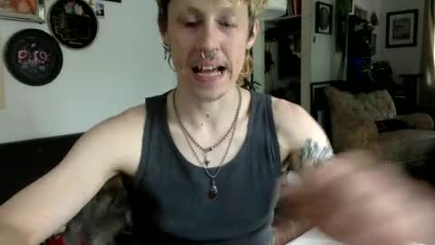 Snapshot of falconjubesrel chatting on June 30, 9:49 pm Falcon online show from June 30, 9:49 pm