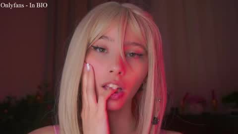 Kaori online show from April 10, 8:13 pm