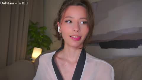 Snapshot of falinecrosthwaite chatting on April 22, 7:37 pm Kaori online show from April 22, 7:37 pm