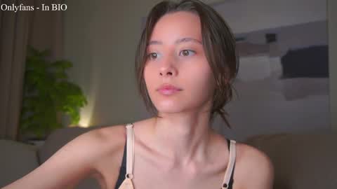 Snapshot of falinecrosthwaite chatting on May 2, 7:08 pm Kaori online show from May 2, 7:08 pm
