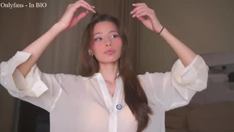 Snapshot of falinecrosthwaite chatting on May 3, 7:20 pm Kaori online show from May 3, 7:20 pm