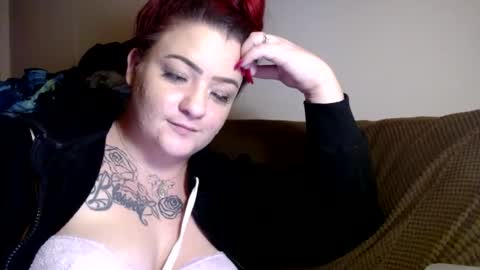 Snapshot of fallen_jezabel chatting on January 12, 8:57 am fallen_jezabel online show from January 12, 8:57 am