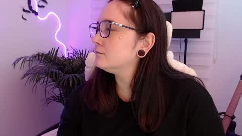 Snapshot of fallenag__ chatting on May 7, 2:17 am OF fallenag 1 online show from May 7, 2:17 am