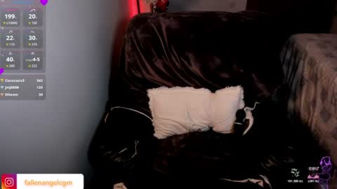 Snapshot of fallenangel_g chatting on June 18, 9:14 am Fallen Angel online show from June 18, 9:14 am