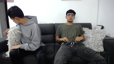 Snapshot of fallgays chatting on February 26, 12:05 am FallGays online show from February 26, 12:05 am