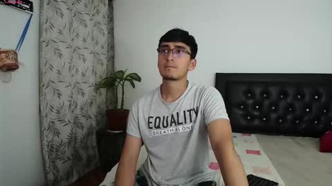 Snapshot of fallgays chatting on September 28, 10:59 pm FallGays online show from September 28, 10:59 pm