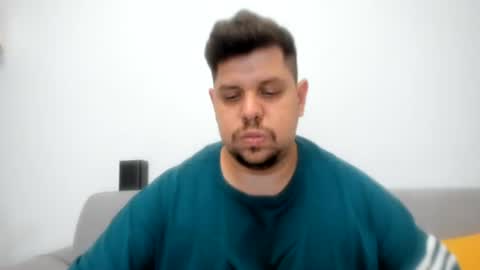 Snapshot of famousboy1 chatting on June 23, 12:19 am YoungChris online show from June 23, 12:19 am