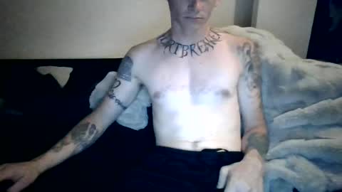 Snapshot of fancy_pantsyz chatting on June 25, 6:45 pm fancy_pantsyz online show from June 25, 6:45 pm