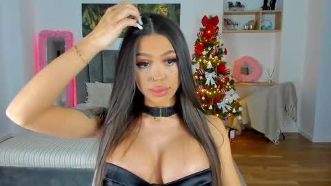 Jennifer online show from December 20, 6:56 pm