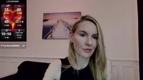 Snapshot of fanny_posy chatting on February 17, 10:58 pm Fanny online show from February 17, 10:58 pm