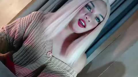 DANIELLA - DONT FORGET TO GIVE ME A THUMBSU UP online show from February 13, 11:23 pm