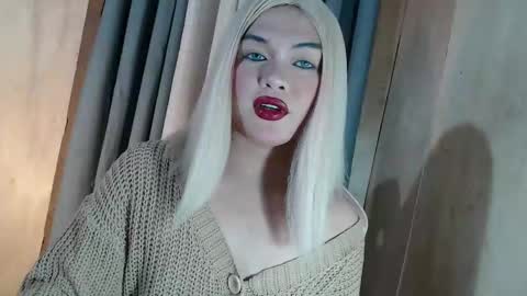 Snapshot of fantasticcock69_daniella chatting on April 30, 10:43 am DANIELLA - DONT FORGET TO GIVE ME A THUMBSU UP online show from April 30, 10:43 am