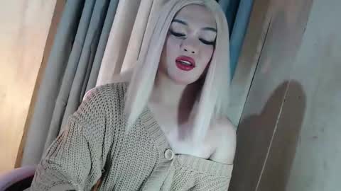 Snapshot of fantasticcock69_daniella chatting on May 9, 10:53 am DANIELLA - DONT FORGET TO GIVE ME A THUMBSU UP online show from May 9, 10:53 am