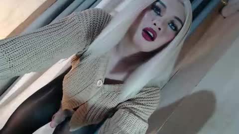 Snapshot of fantasticcock69_daniella chatting on May 20, 4:57 pm DANIELLA - DONT FORGET TO GIVE ME A THUMBSU UP online show from May 20, 4:57 pm