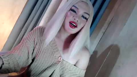 Snapshot of fantasticcock69_daniella chatting on May 22, 10:37 pm DANIELLA - DONT FORGET TO GIVE ME A THUMBSU UP online show from May 22, 10:37 pm