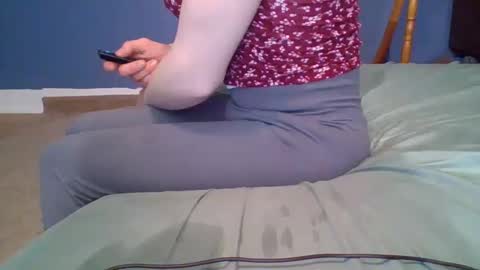 Snapshot of fantasyguy99 chatting on October 5, 8:45 am fantasyguy99 online show from October 5, 8:45 am